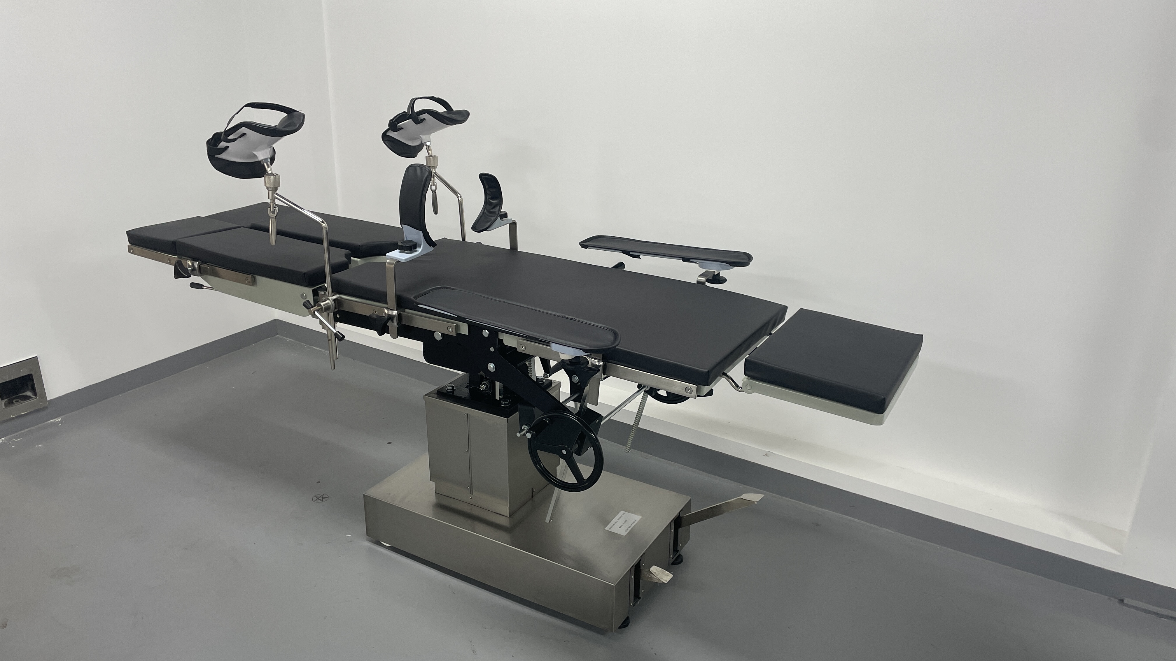Lit d'opération mécanique polyvalent 3001, plaque de jambe séparée fendue, Table d'opération hydraulique manuelle